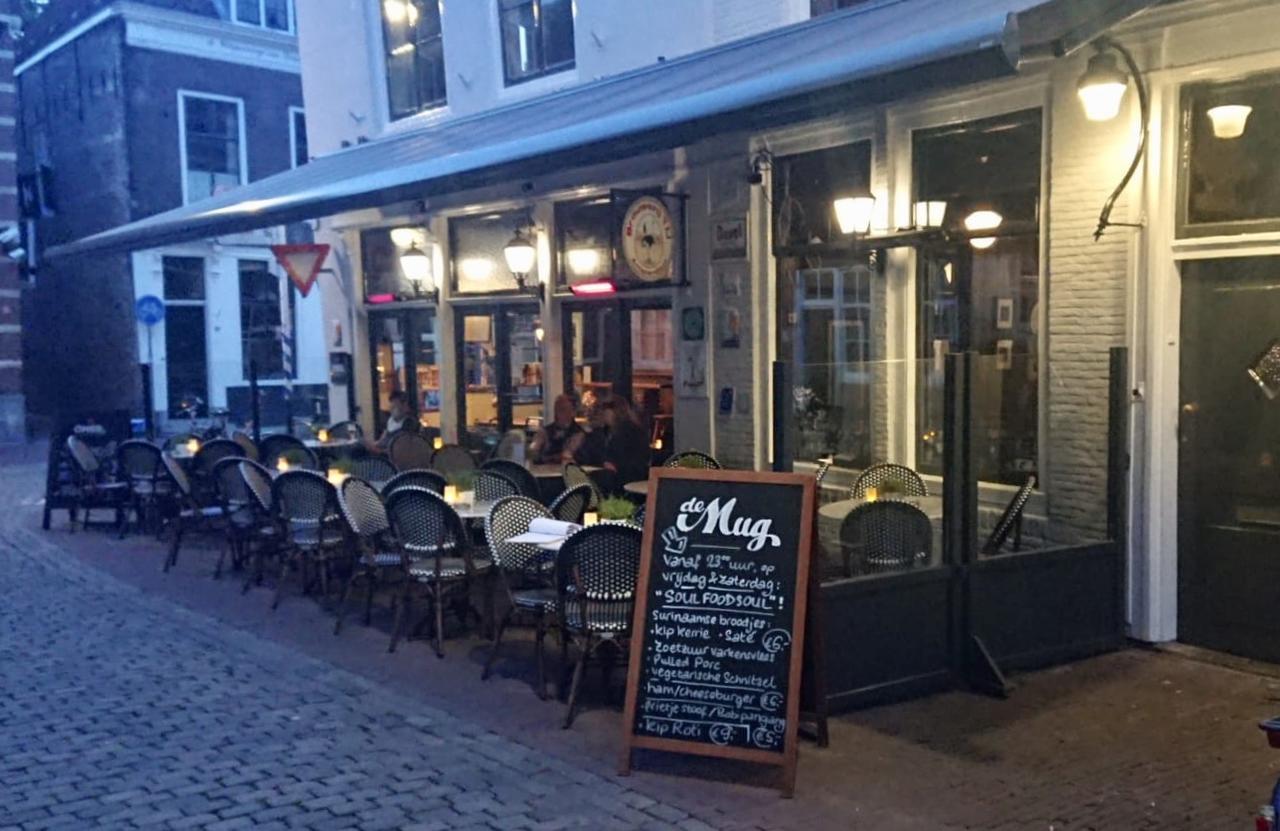 Cafe Restaurant Hotel De Mug Middelburg Eksteriør billede